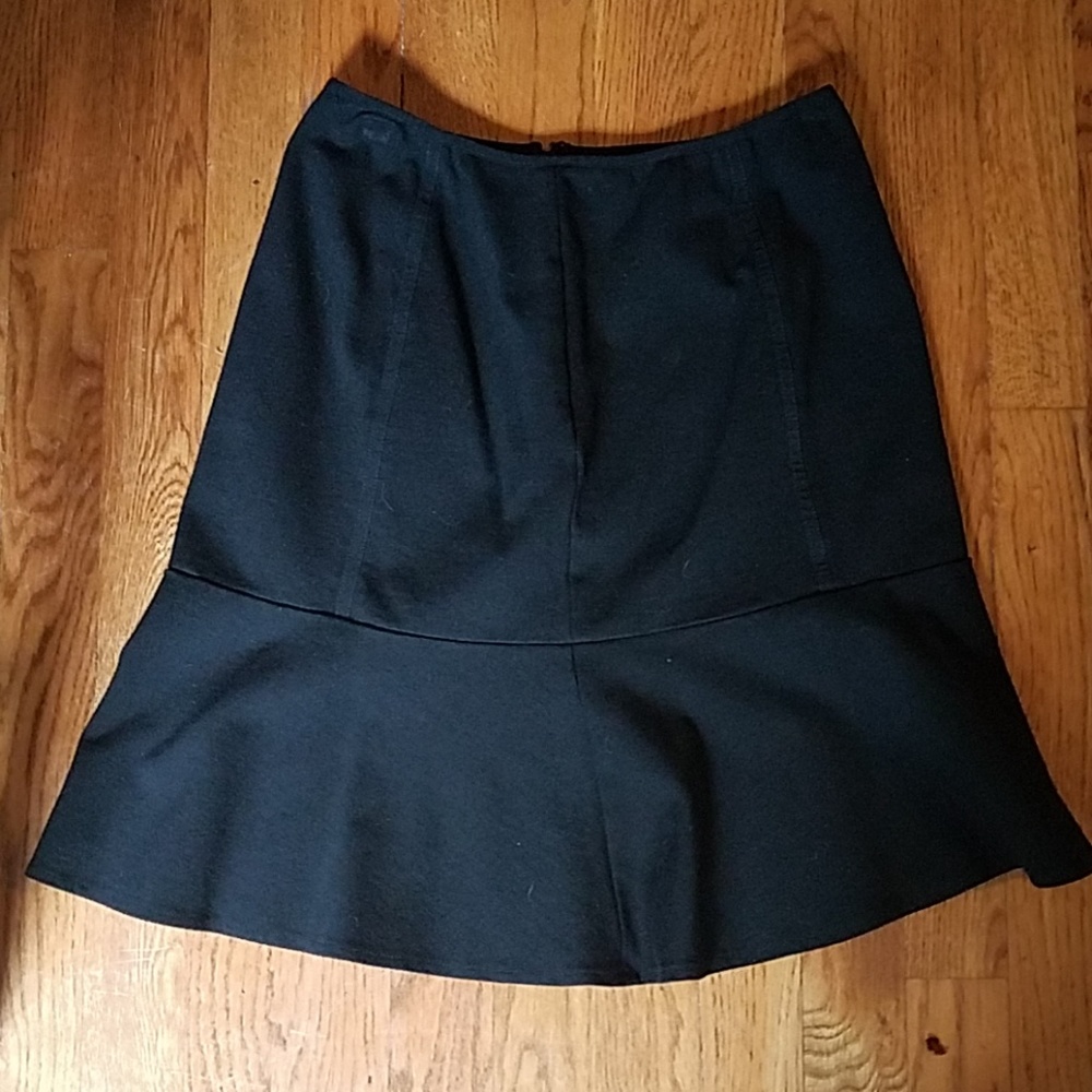 White House black market stretchy skirt